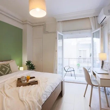 Superior 3br, 3kingbeds, Center, Balcony شقة سالونيك
