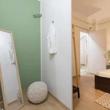 Superior 3br, 3kingbeds, Center, Balcony * سالونيك