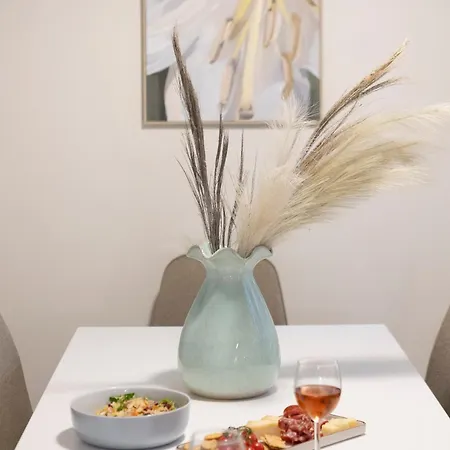 شقة Superior 3br, 3kingbeds, Center, Balcony سالونيك